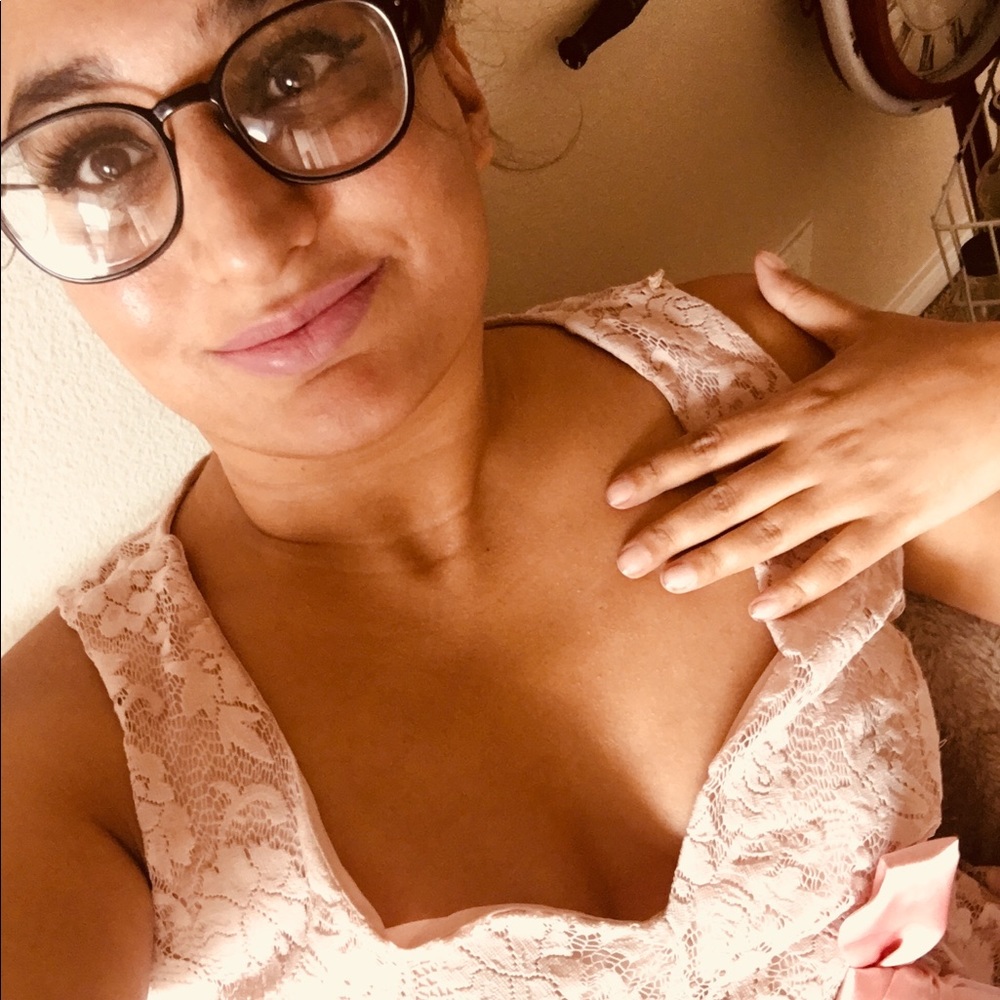 Meet your Posher, Naila